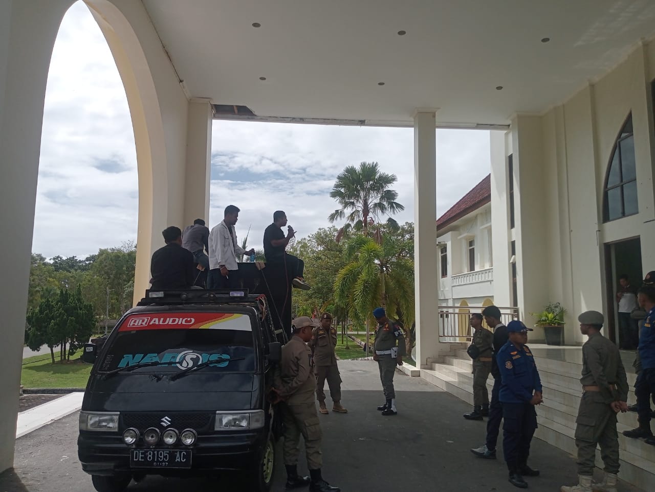 Tuntutan Pembenahan Kembali Tatanan Adat Masyarakat Buru, Lembaga Adat Noro Pito Noro Pa harus ambil alih!