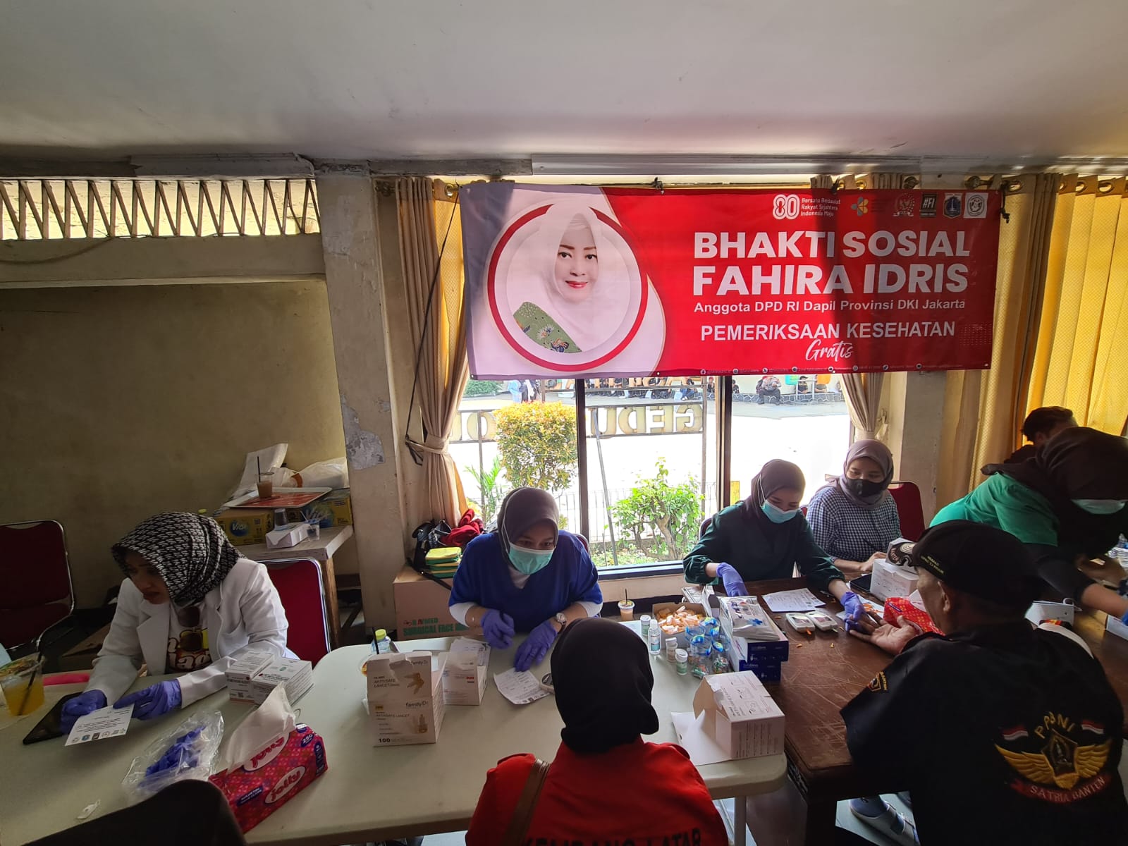 FAHIRA IDRIS BUAT BAKTI SOSIAL PEMERIKSAAN KESEHATAN GRATIS BERSAMA FLO PROVINSI DKI JAKARTA DI HUT RI KE 80 TAHUN.