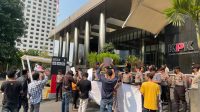 Mahasiswa Gedor KPK & Mabes Polri: Rico Alviano Harus Diperiksa, Jurnalis Harus Dilindungi