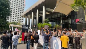 Mahasiswa Gedor KPK & Mabes Polri: Rico Alviano Harus Diperiksa, Jurnalis Harus Dilindungi