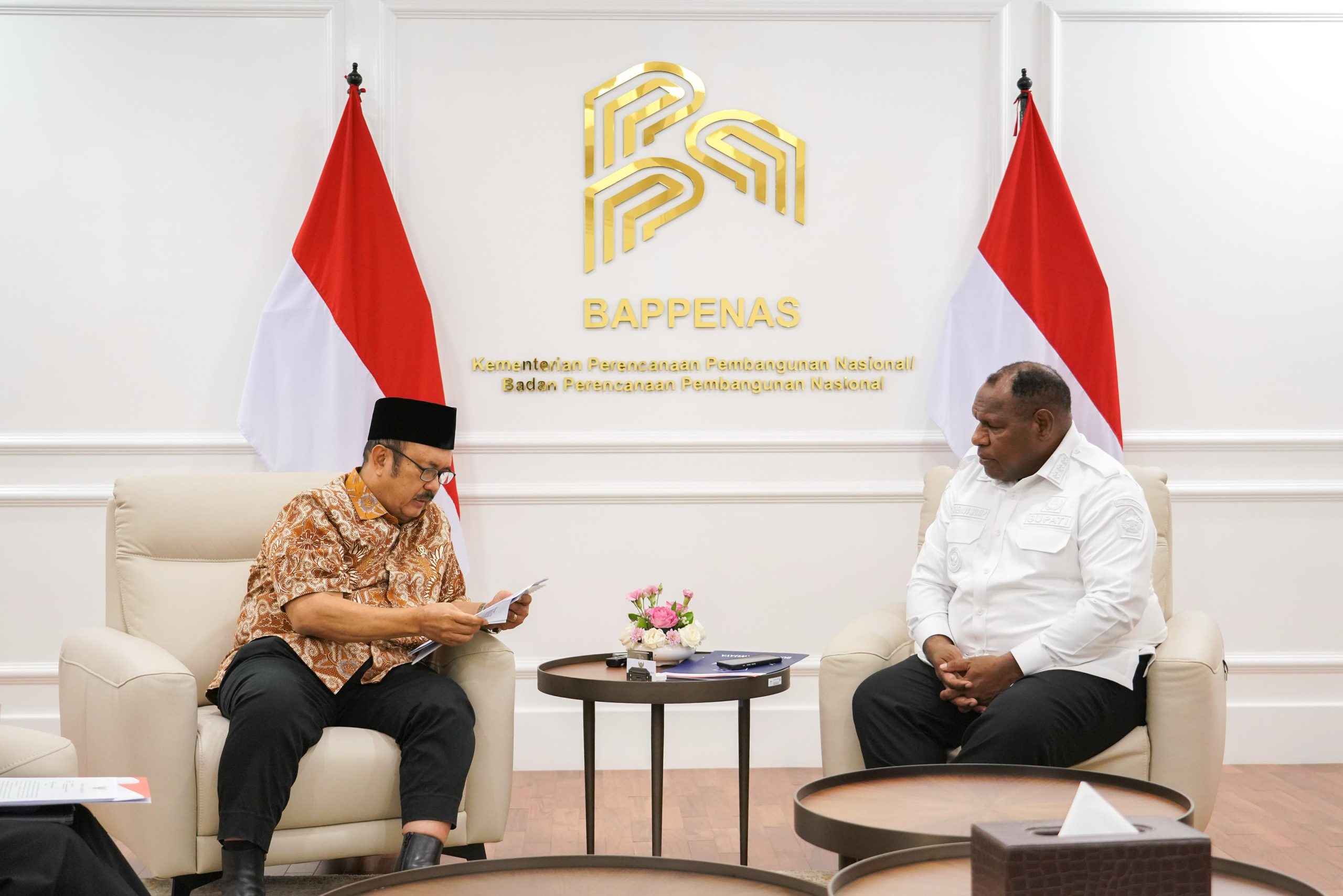 Bupati Jayawijaya Hadiri Pertemuan dengan Menteri PPN Bappenas RI di Kantornya,Bahas Rencana Pembangunan Strategis tahun 2027