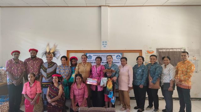 TP PKK Kabupaten Jayawijaya Hadiri Peringatan Hari Kartini di TK dan SD Anugerah Wiaima