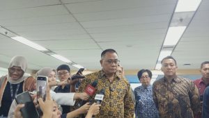 Menteri LH Mohammad Jumhur Hidayat Soroti Ancaman Mikroplastik di Ikan, Tegaskan Investasi Tak Boleh Korbankan Bumi