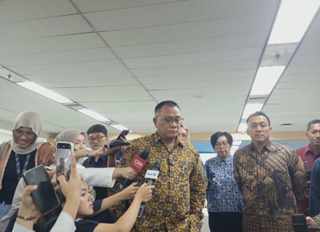 Menteri LH Mohammad Jumhur Hidayat Soroti Ancaman Mikroplastik di Ikan, Tegaskan Investasi Tak Boleh Korbankan Bumi