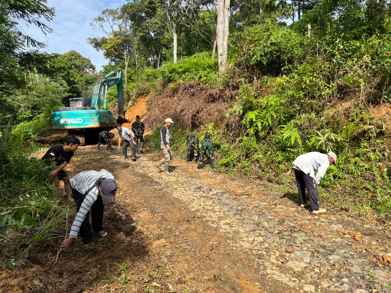 TMMD 128 Kodim 0621: Infrastruktur Desa Banyuasih Dikebut