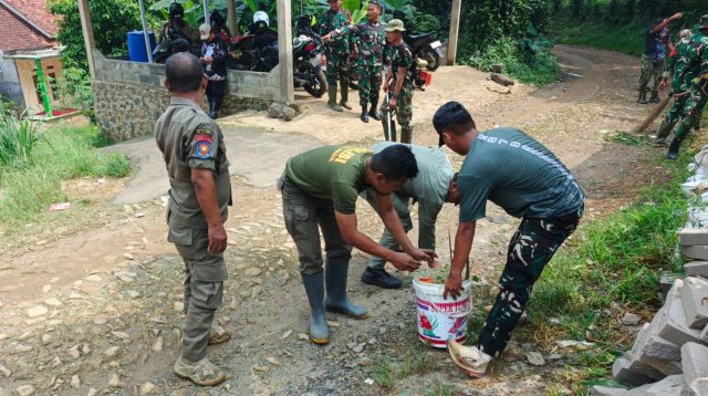 Kodim 0621/Kab. Bogor Gandeng Lintas Instansi Benahi Fasum Desa Banyuasih