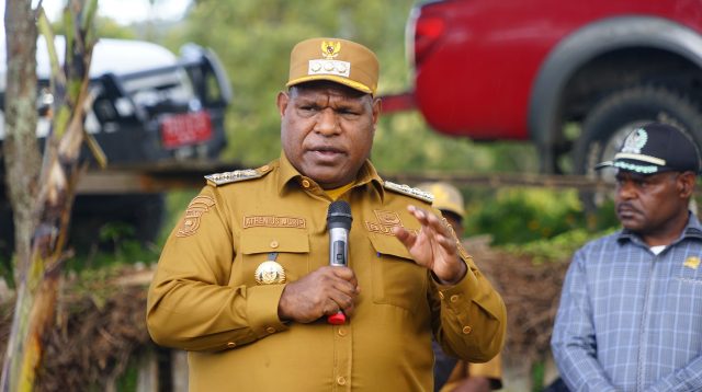 Pemerintah Kabupaten Jayawijaya Salurkan Bantuan bagi Masyarakat Terdampak Konflik di Woma