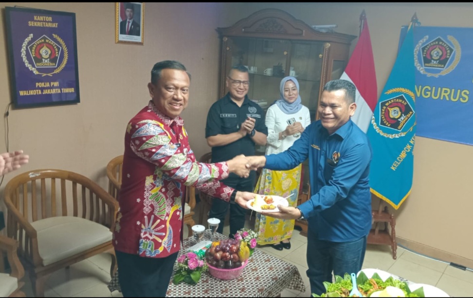 Munjirin Resmikan Sekretariat PWI Pokja Jakarta Timur, Tegaskan Peran Strategis Pers