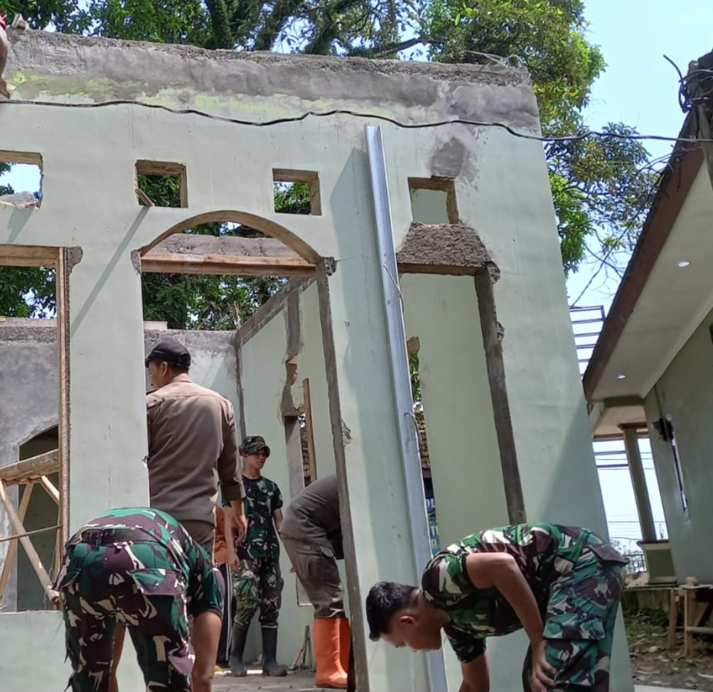 Warga Tegal Lega Ucapkan Terima Kasih atas Rehab Mushola oleh Satgas TMMD 128 Kodim 0621/Kab. Bogor