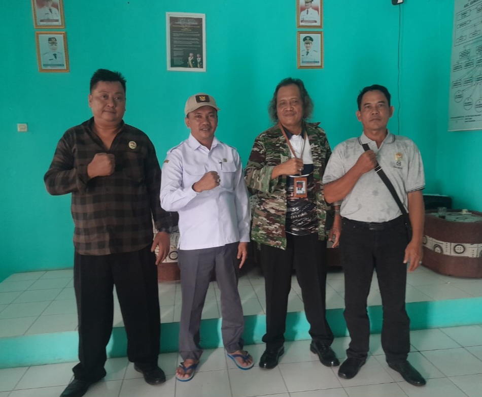 Kunjungan Kerja Tim Media Tribun Cakra News dan Suara Republik Disambut Baik Ketua APDESI Gunung Sari